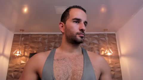 Snapshot of lorenzo_walker_ chatting on 20, 2, 2025 L O R E N Z O Thumbs Up help online show from 20, 2, 2025