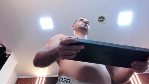 Snapshot of lorenzo_walker_ chatting on 30, 9, 2025 L O R E N Z O Thumbs Up help online show from 30, 9, 2025