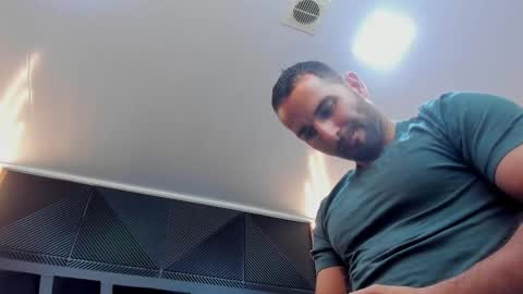 Snapshot of lorenzo_walker_ chatting on 17, 10, 2025 L O R E N Z O Thumbs Up help online show from 17, 10, 2025