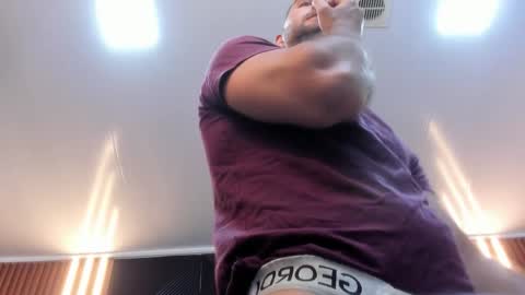  L O R E N Z O  Thumbs Up help  online show from 28, 11, 2025