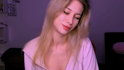 Snapshot of lori_meow chatting on 29, 10, 2025 Lori online show from 29, 10, 2025