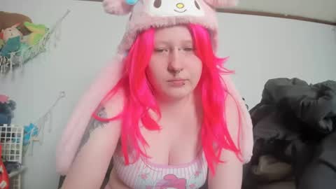 Snapshot of loricritter2 chatting on 1, 3, 2025 Lori Critter online show from 1, 3, 2025