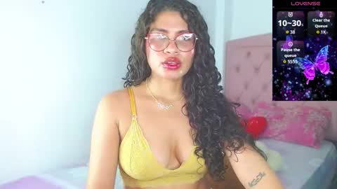 Snapshot of lorraine_rosse chatting on 3, 10, 2025 lorraine online show from 3, 10, 2025