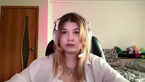 Snapshot of lorrainepurkiss chatting on 17, 6, 2026 Stasha online show from 17, 6, 2026