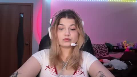 Snapshot of lorrainepurkiss chatting on 29, 6, 2026 Stasha online show from 29, 6, 2026