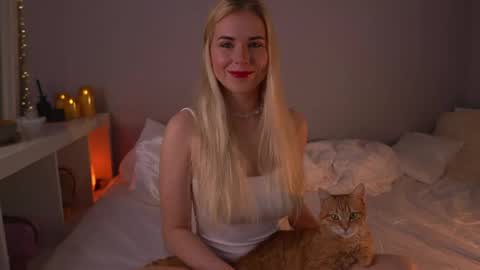 Snapshot of lorrie_love_story chatting on 22, 5, 2026 Lorrie online show from 22, 5, 2026