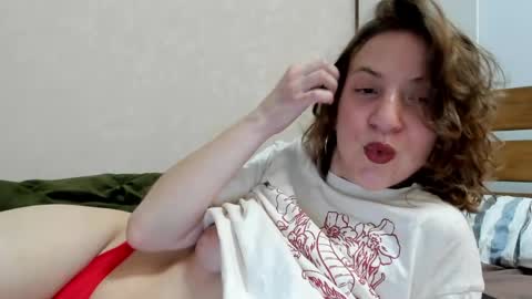 Snapshot of lost_moon chatting on 24, 4, 2026 lost_moon online show from 24, 4, 2026