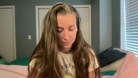 Snapshot of lothlori chatting on 28, 4, 2026 lothlori online show from 28, 4, 2026