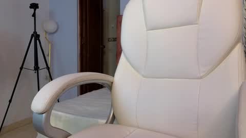  Lou Rosse  online show from 19, 12, 2024