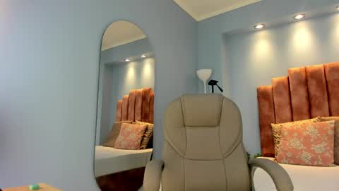 Snapshot of lou_rosse chatting on 13, 5, 2026 Lou Rosse online show from 13, 5, 2026