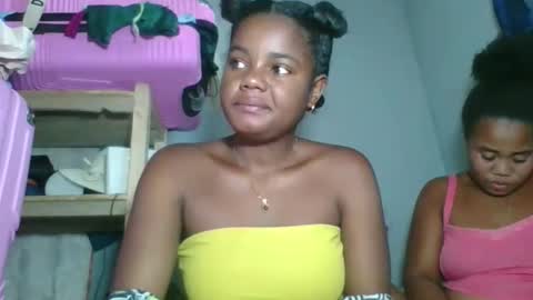 Snapshot of louane98 chatting on 16, 2, 2026 louane98 online show from 16, 2, 2026