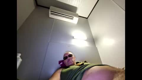 louiexctasy online show from 26, 4, 2026