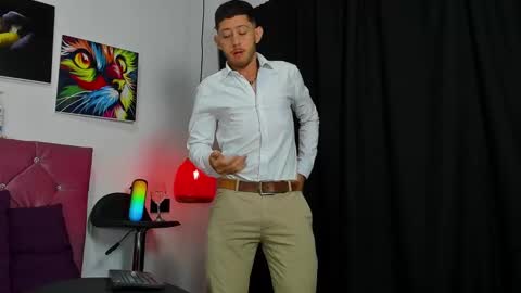 Snapshot of louis_bcasta1 chatting on 14, 2, 2025 OF louis bcasta1 online show from 14, 2, 2025