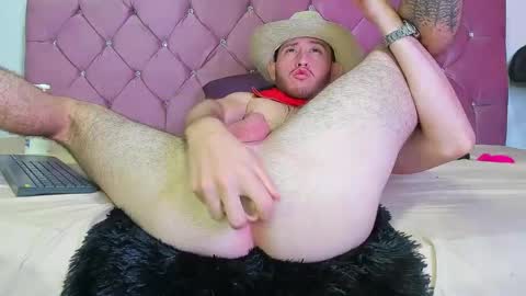 Snapshot of louis_bcasta1 chatting on 9, 3, 2025 OF louis bcasta1 online show from 9, 3, 2025