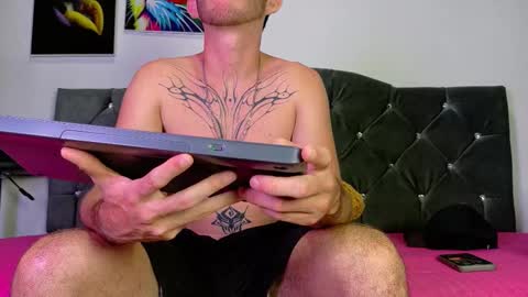 Snapshot of louis_bcasta1 chatting on 26, 10, 2025 OF louis bcasta1 online show from 26, 10, 2025