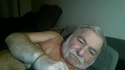 Snapshot of louis_chokdee chatting on 20, 12, 2024 louis_chokdee online show from 20, 12, 2024