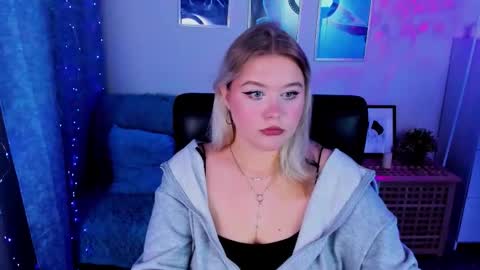 Snapshot of louisemous chatting on 20, 10, 2025 Loise online show from 20, 10, 2025
