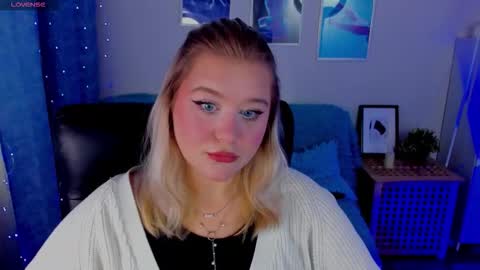 Snapshot of louisemous chatting on 21, 10, 2025 Loise online show from 21, 10, 2025