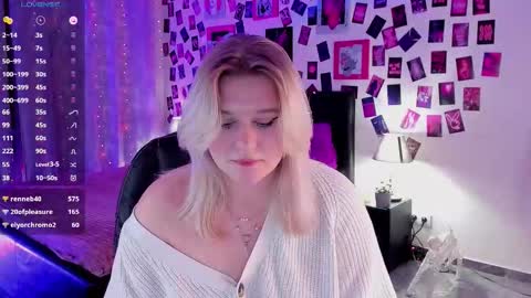 Snapshot of louisemous chatting on 23, 10, 2025 Loise online show from 23, 10, 2025
