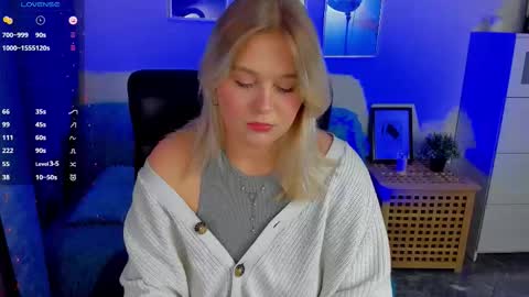 Snapshot of louisemous chatting on 26, 10, 2025 Loise online show from 26, 10, 2025