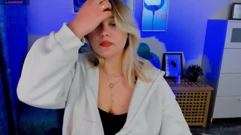 Snapshot of louisemous chatting on 31, 10, 2025 Loise online show from 31, 10, 2025