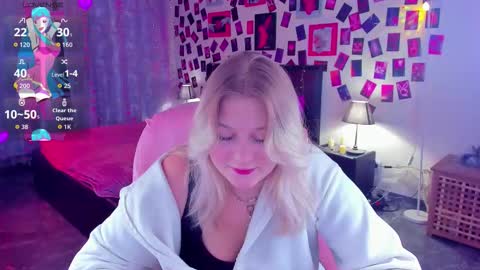 Snapshot of louisemous chatting on 15, 11, 2025 Loise online show from 15, 11, 2025