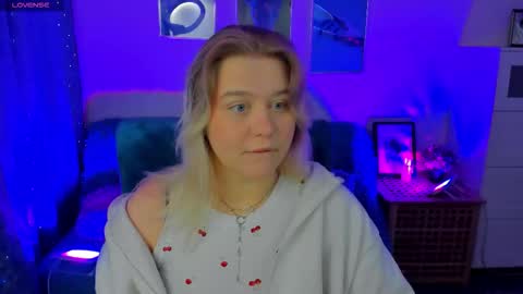 Snapshot of louisemous chatting on 29, 11, 2025 Loise online show from 29, 11, 2025