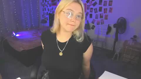 Snapshot of louisemous chatting on 7, 7, 2026 Loise online show from 7, 7, 2026