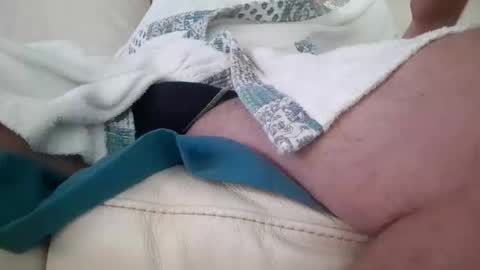 Snapshot of loulou_boss chatting on 8, 10, 2025 loulou_boss online show from 8, 10, 2025