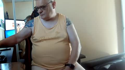 Snapshot of loumtl3 chatting on 3, 7, 2026 loumtl3 online show from 3, 7, 2026