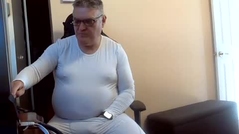 Snapshot of loumtl3 chatting on 24, 7, 2026 loumtl3 online show from 24, 7, 2026