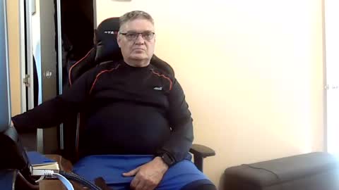 Snapshot of loumtl3 chatting on 25, 7, 2026 loumtl3 online show from 25, 7, 2026