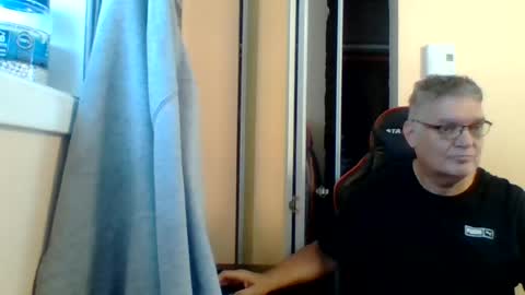 Snapshot of loumtl3 chatting on 26, 7, 2026 loumtl3 online show from 26, 7, 2026