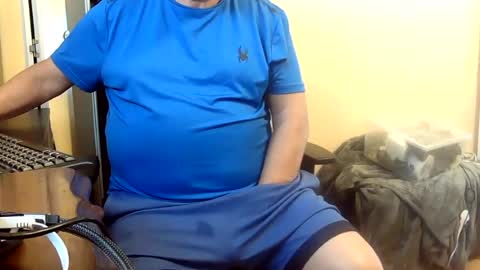 Snapshot of loumtl3 chatting on 9, 8, 2026 loumtl3 online show from 9, 8, 2026