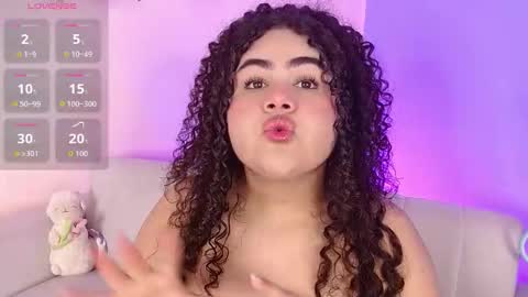 Snapshot of lourdes_moon22 chatting on 26, 11, 2025 lourdes_moon22 online show from 26, 11, 2025