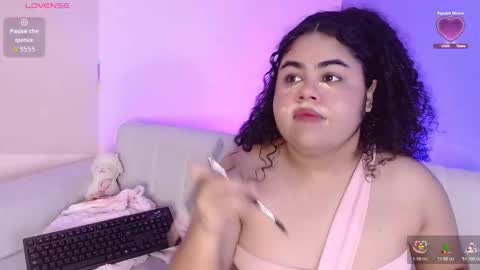 Snapshot of lourdes_moon22 chatting on 2, 12, 2025 lourdes_moon22 online show from 2, 12, 2025