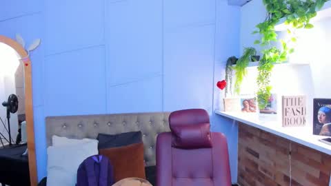 Louren Fox online show from 26, 11, 2025