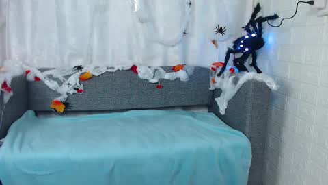 love bella  online show from 25, 10, 2025