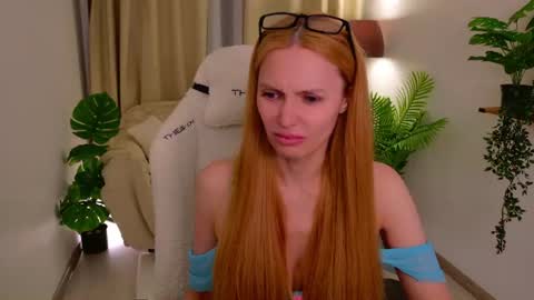 Snapshot of love_call chatting on 15, 7, 2026 love_call online show from 15, 7, 2026