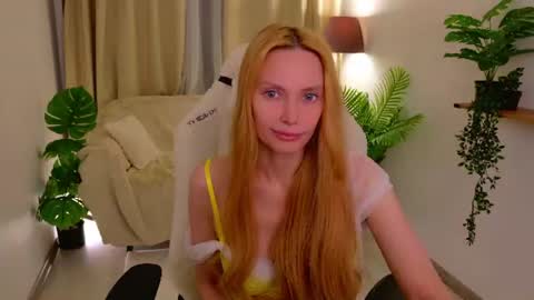 Snapshot of love_call chatting on 28, 7, 2026 love_call online show from 28, 7, 2026
