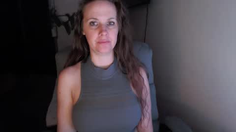 Snapshot of love_on_ chatting on 4, 12, 2024 LoVe On online show from 4, 12, 2024