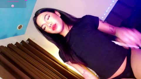 Snapshot of love_seren chatting on 11, 9, 2025 Seren online show from 11, 9, 2025