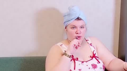 Snapshot of love_wiggy18 chatting on 5, 2, 2025 Ally online show from 5, 2, 2025