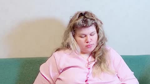 Snapshot of love_wiggy18 chatting on 13, 2, 2025 Ally online show from 13, 2, 2025