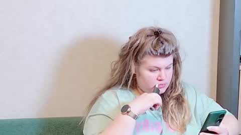 Snapshot of love_wiggy18 chatting on 21, 2, 2025 Ally online show from 21, 2, 2025