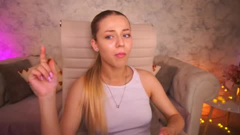 Snapshot of loveedove chatting on 26, 5, 2026 loveedove online show from 26, 5, 2026
