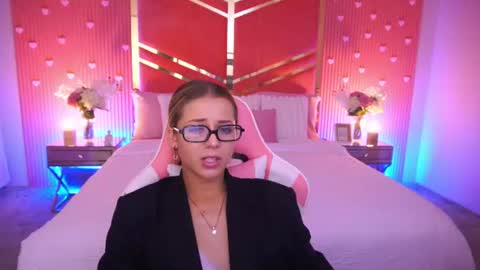 Snapshot of loveedove chatting on 10, 7, 2026 loveedove online show from 10, 7, 2026