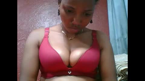 Snapshot of loveinlife750427 chatting on 13, 9, 2025 loveinlife750427 online show from 13, 9, 2025