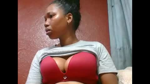 Snapshot of loveinlife750427 chatting on 14, 9, 2025 loveinlife750427 online show from 14, 9, 2025