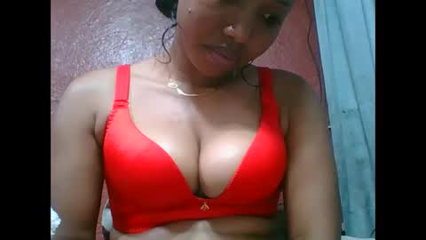 Snapshot of loveinlife750427 chatting on 22, 9, 2025 loveinlife750427 online show from 22, 9, 2025